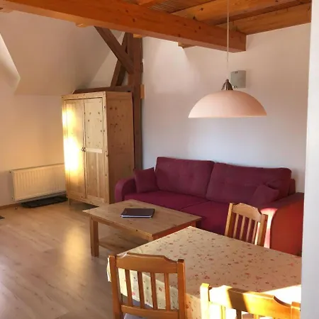 Schwalbennest * راينزبرج